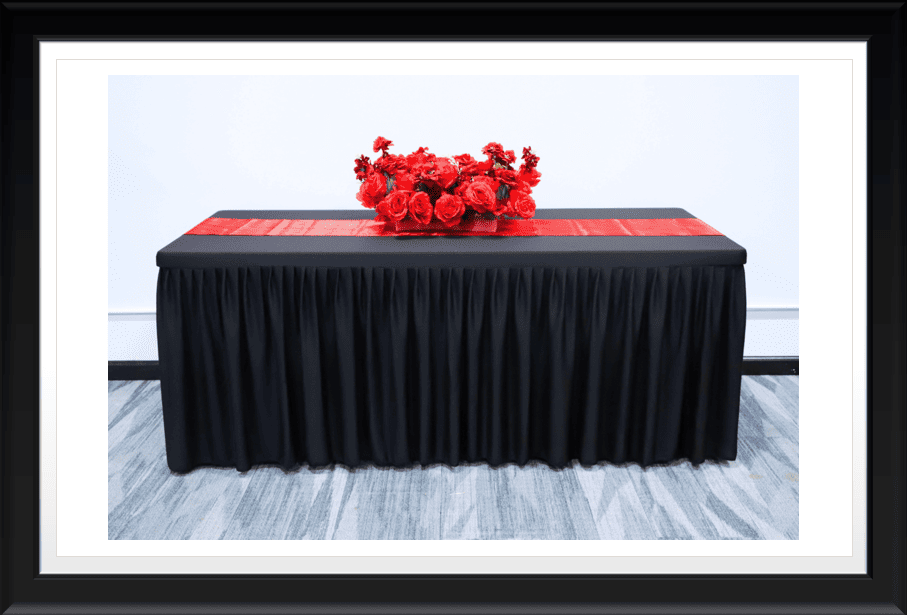 ONE LONG BLACK TABLECLOTH WITH FLOWER VASE